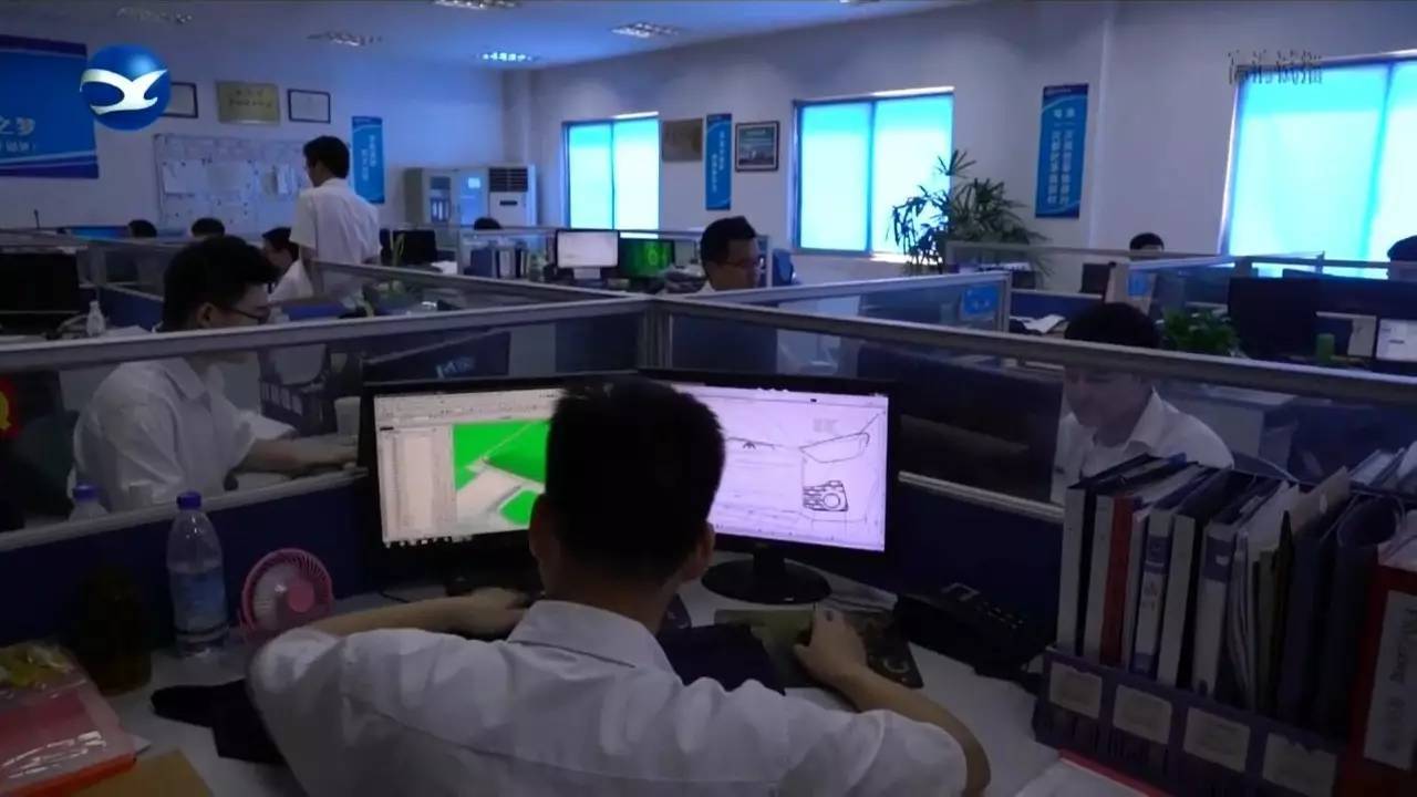 鄭敏 從計(jì)算機(jī)培訓(xùn)到中國檢具行業(yè)的開拓領(lǐng)航者